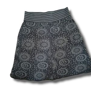 Dakini black gray celestial pull on stretch knit skirt